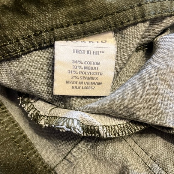 Torrid | Women’s Green Belted Skinny Leg Stretch Pants Size 20 - Picture 7 of 7